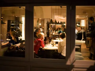 Eat 17 Bar and Restaurant
